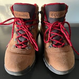 Women’s Columbia newton hiking boots